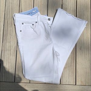 Vineyard vines raw hem white jeans